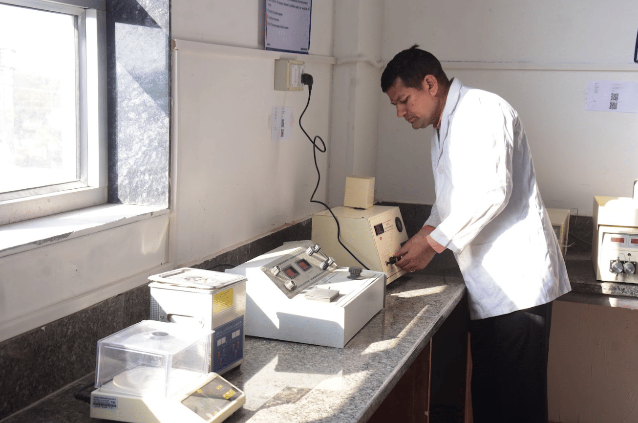 Biyani Institute of Pharmaceutical Sciences Jaipur Pharmacy Lab photo 18